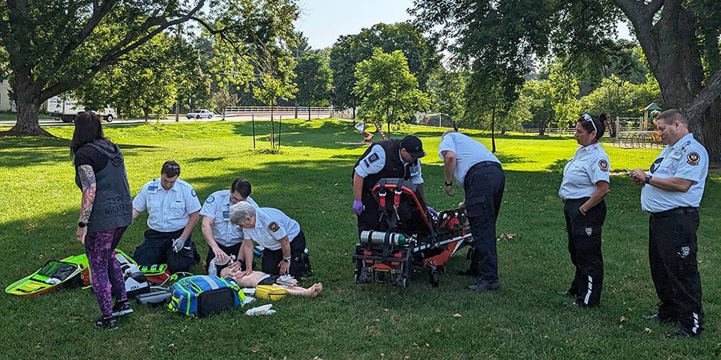 Students in the Emergency Medicine Paramedic engage in an emergency simulation in Rochester