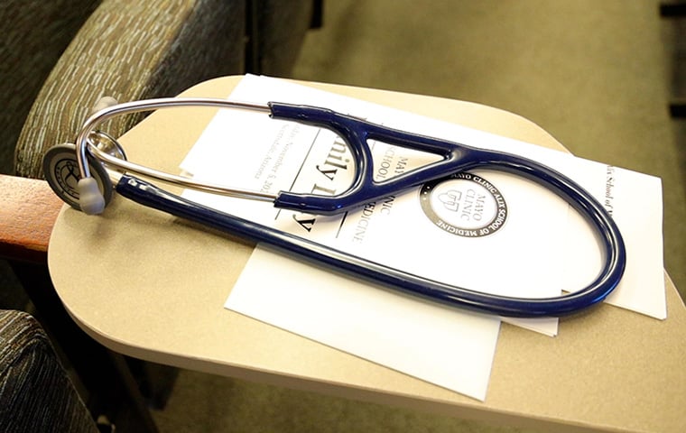 Stethoscope Ceremony marks rite of passage for first-year medical students in Arizona and Minnesota