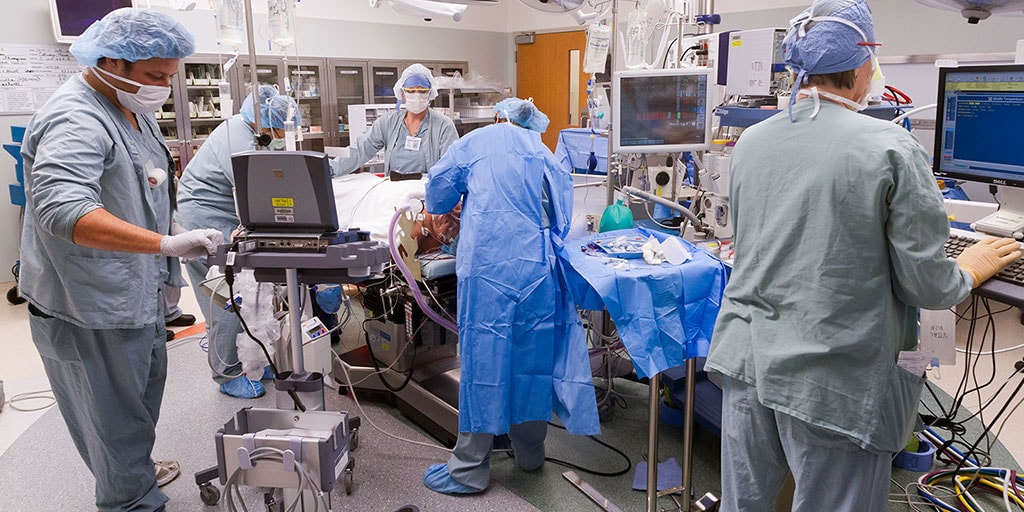 Behind the Scenes Heroes: The Crucial Role of Surgical Technologists in Modern Healthcare