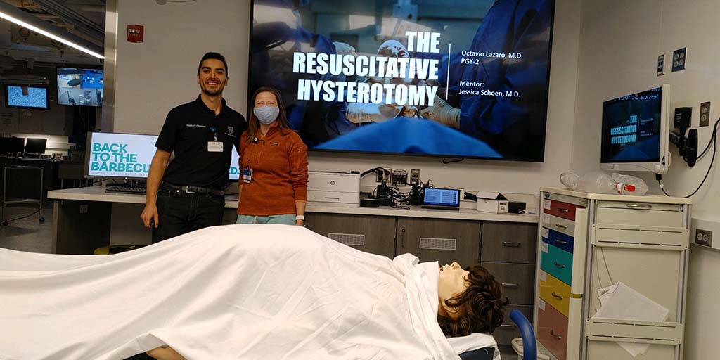Residents working in the Simulation Center