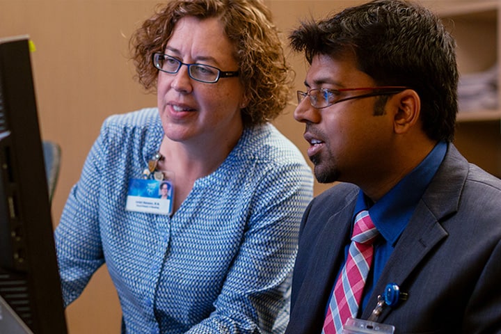 Mayo Clinic pediatric endocrinology fellow and faculty collaborate
