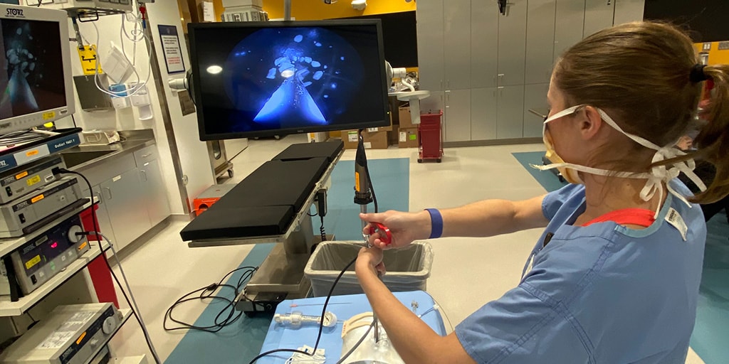 Sub-intern working on percutaneous nephrostomy surgical skills in the Mayo Clinic Florida Simulation Center