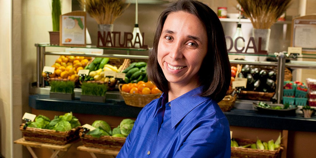 Mayo Clinic dietitian with fruits and vegetables